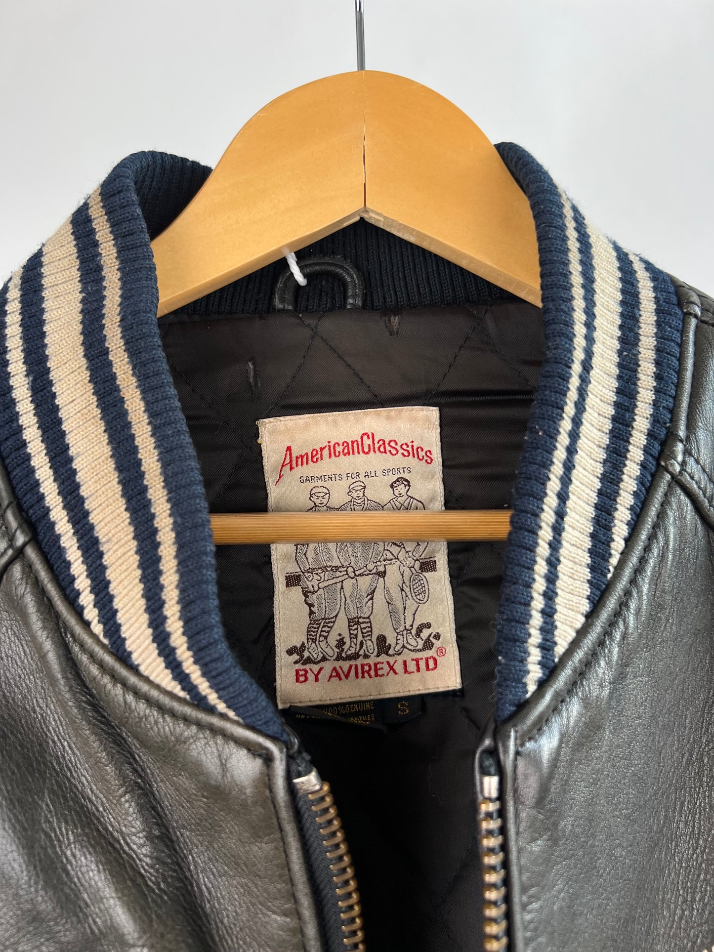 Vintage 90s Avirex USA Leather Bomber Jacke