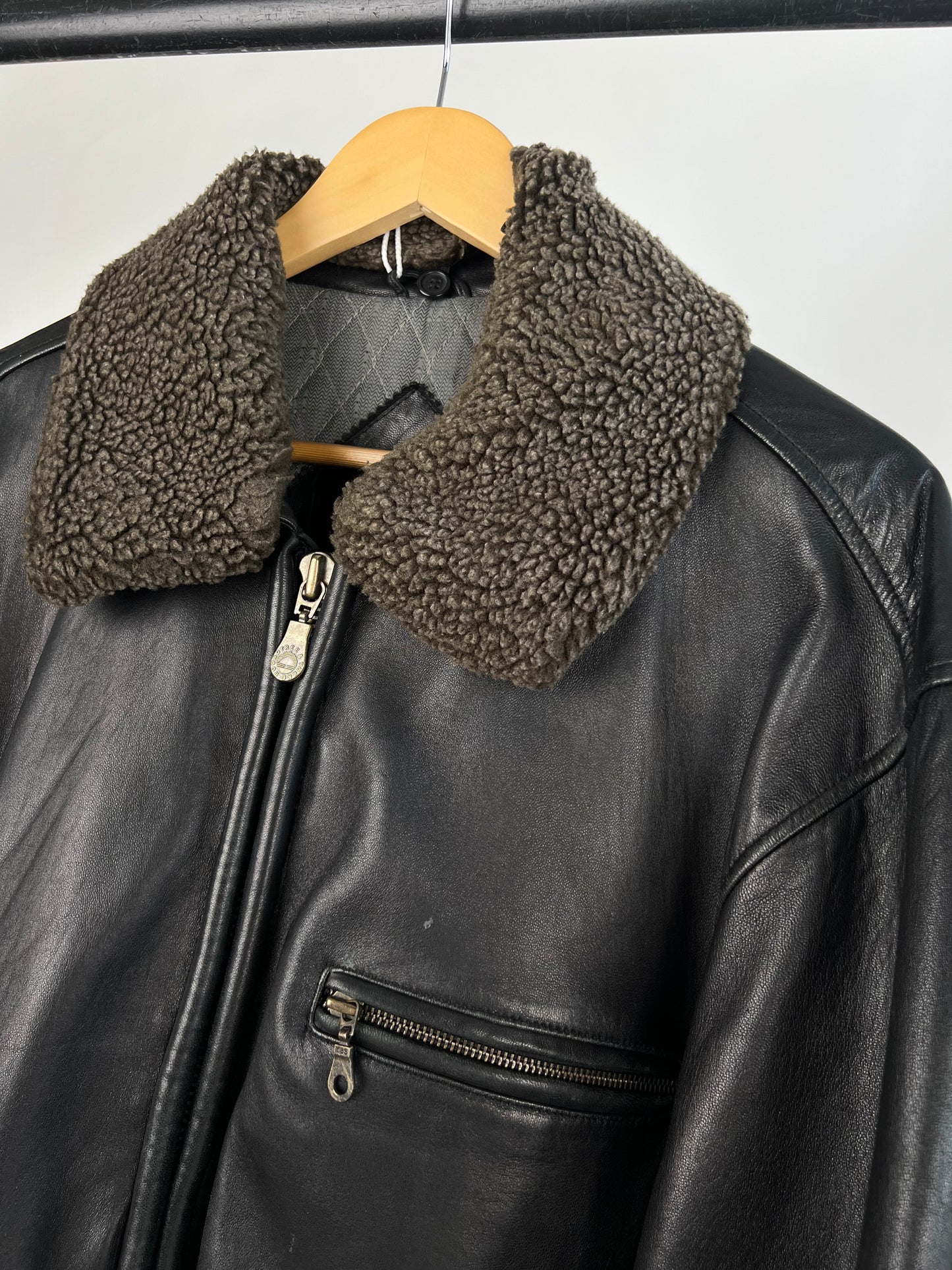 Vintage 90s Roundtree & York Leather Flight Jacket