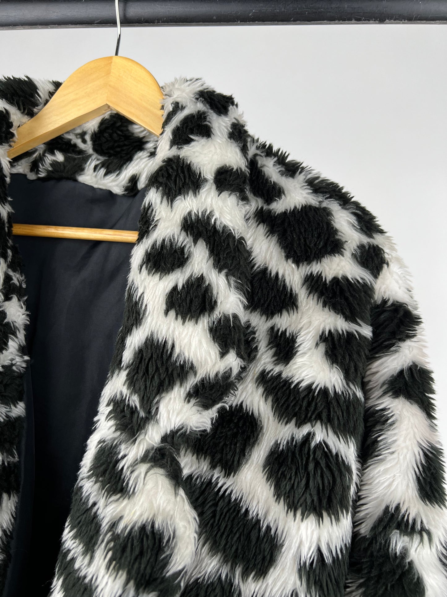 Vintage 90s Astraka Snow Leopard Print Faux Fur Jacket